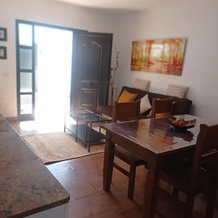 Sol Y Terraza Apartment